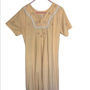 Vintage House Dress Nightgown Lace Floral Design